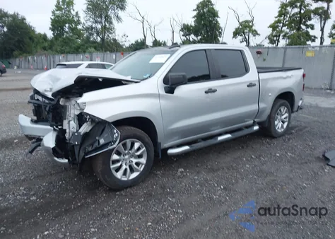 2020 Chevrolet Silverado 1500 4Wd Short Bed Custom z USA, uszkodzony, nr VIN 3GCPYBEK1LG149174